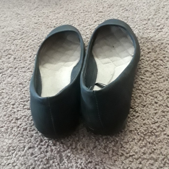 Flats - Picture 4 of 5